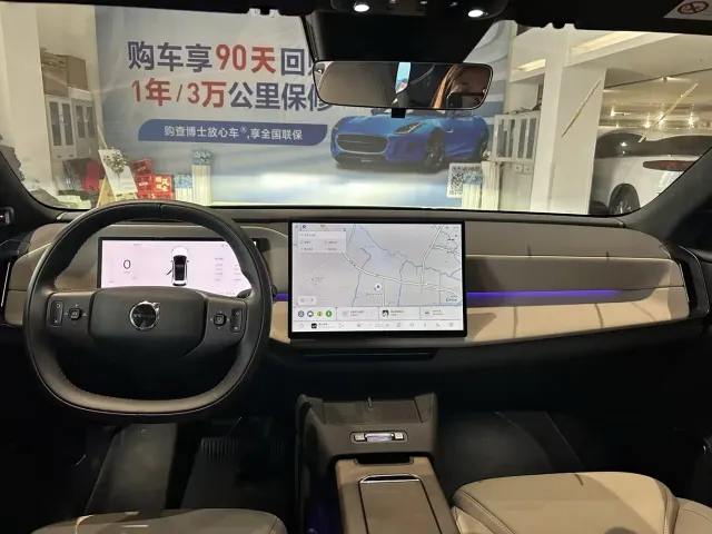 Volvo XC70 Plug-in Hybrid — Фото автомобиля 5