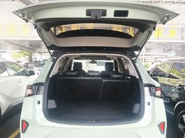 Wuling Asta — Фото автомобиля 18
