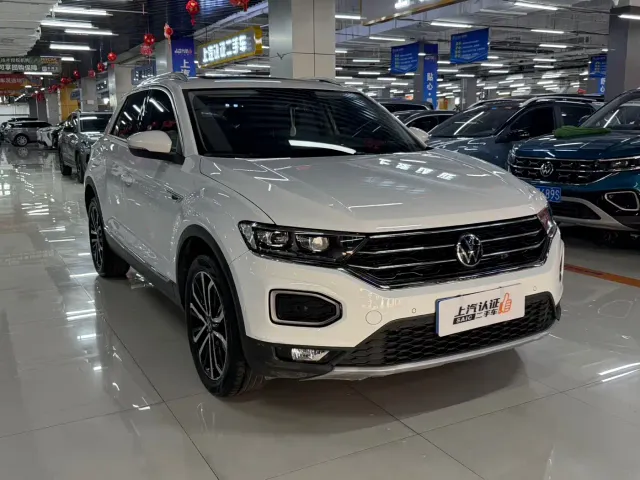 Volkswagen T-Roc — Фото автомобиля 3