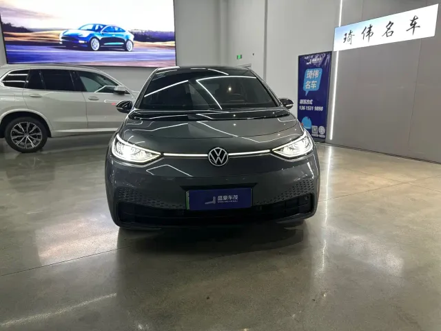 Volkswagen ID.3 — Фото автомобиля 2