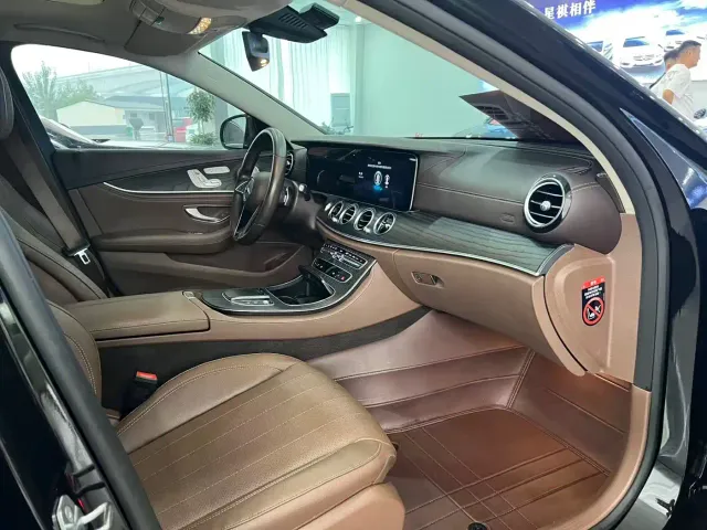 Mercedes-Benz E-Class — Фото автомобиля 9