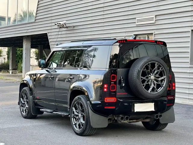 Land Rover Defender — Фото автомобиля 7
