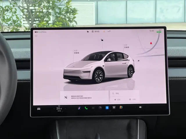 Tesla Model Y L — Фото автомобиля 16