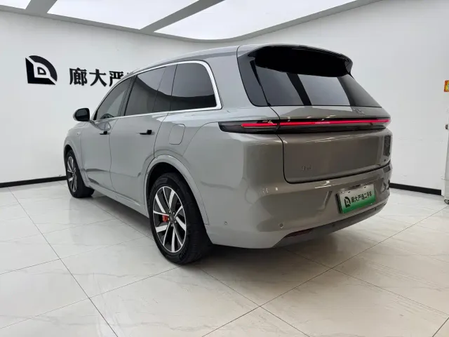 Li Auto L8 — Фото автомобиля 5