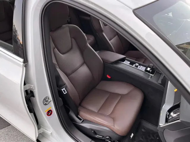 Volvo S60 — Фото автомобиля 18