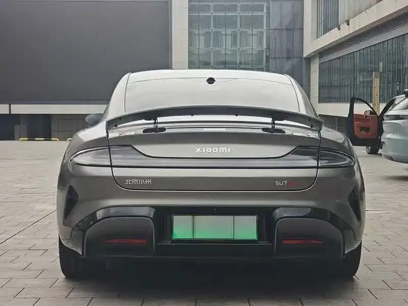 Xiaomi Auto Xiaomi SU7 2024 AWD Max Founder's Edition — Фото автомобиля 9