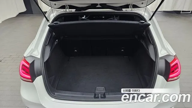 Mercedes-Benz A-Class — Фото автомобиля 20
