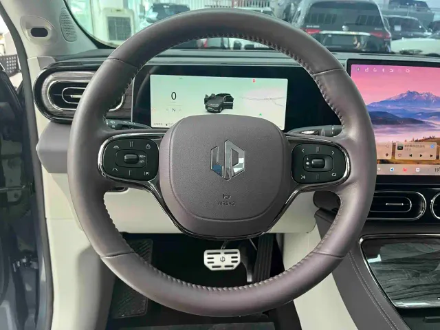 Leapmotor C11 — Фото автомобиля 18
