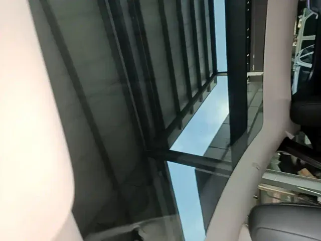 Tesla Model Y — Фото автомобиля 17