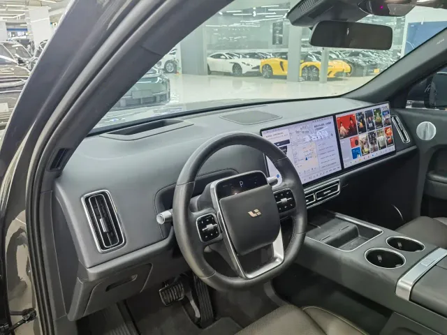 Li Auto L9 — Фото автомобиля 5