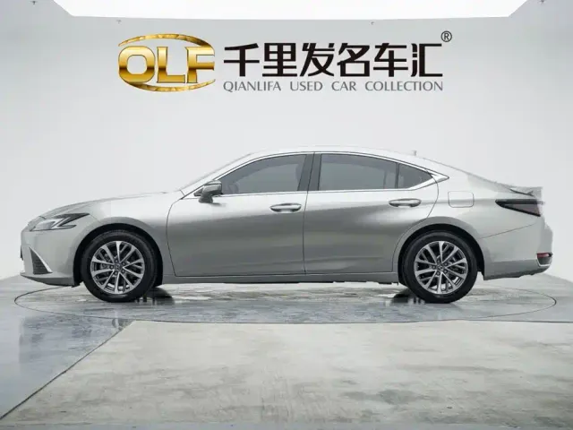 Lexus ES — Фото автомобиля 7