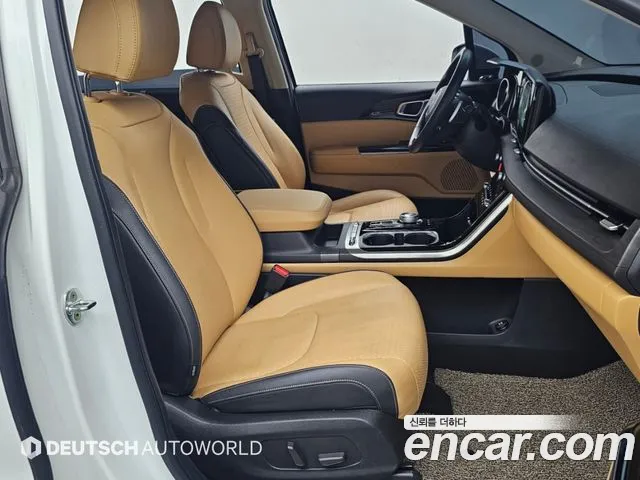 Kia Carnival Generation 4 — Фото автомобиля 10