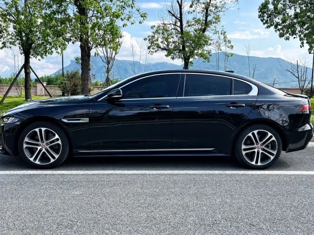 Jaguar XEL — Фото автомобиля 3