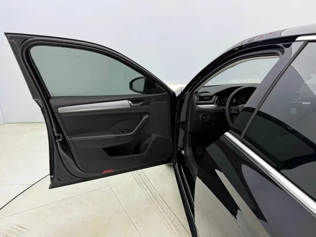 Skoda Superb — Фото автомобиля 21
