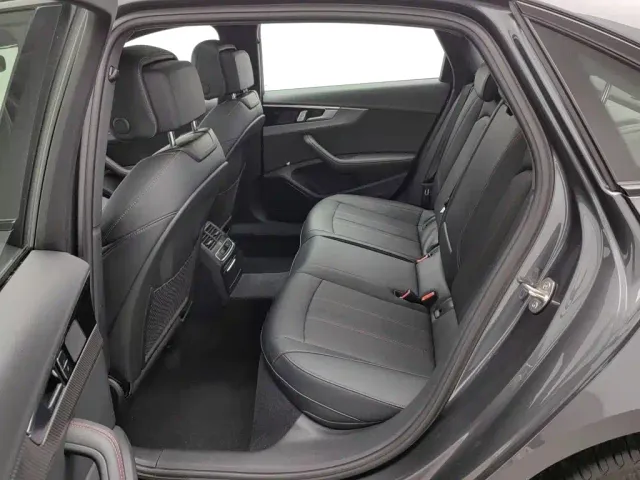 Audi A4L — Фото автомобиля 15