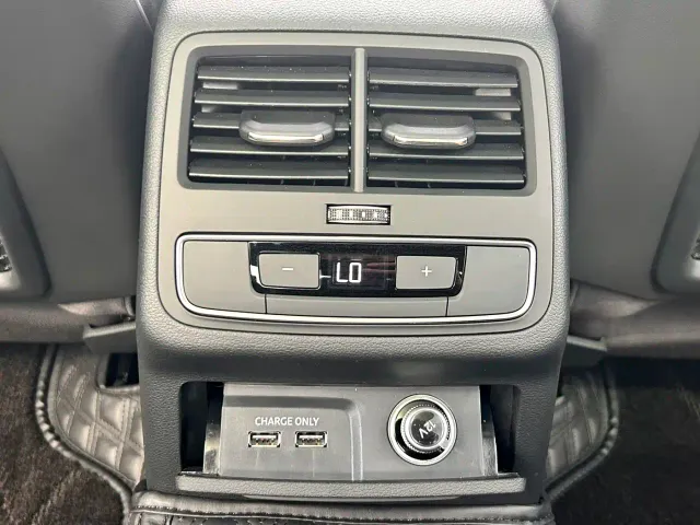 Audi A4L — Фото автомобиля 8