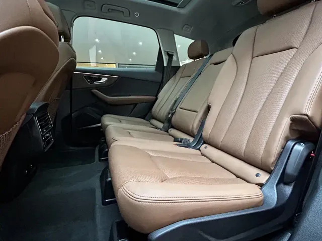 Audi Q7 — Фото автомобиля 15