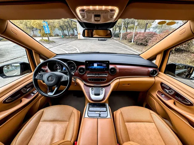 Mercedes-Benz V-Class — Фото автомобиля 6