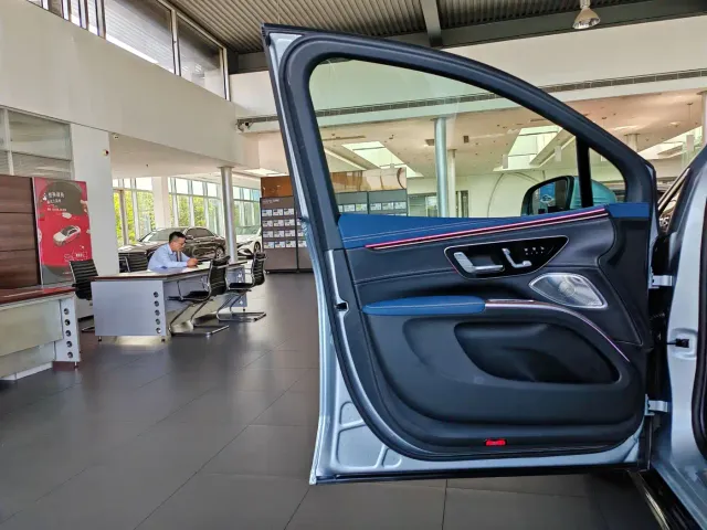 Mercedes-Benz EQS SUV — Фото автомобиля 11