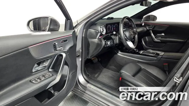 Mercedes-Benz A-Class W177 — Фото автомобиля 10