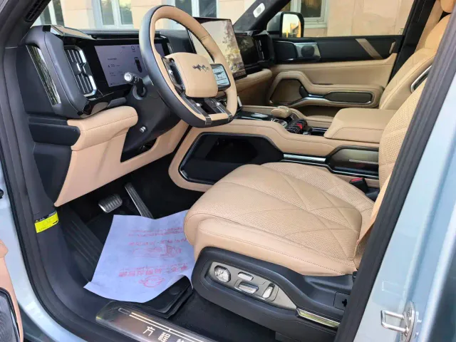 BYD FangChengBao Leopard 8 — Фото автомобиля 12