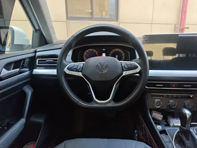 Volkswagen Lavida — Фото автомобиля 2