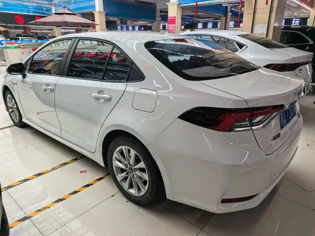 Toyota Corolla — Фото автомобиля 6