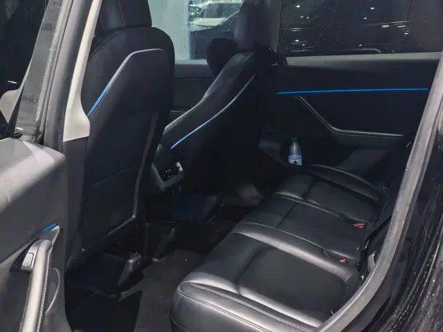 Tesla Model Y — Фото автомобиля 9