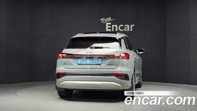 Audi Q4 e-tron F4 — Фото автомобиля 4