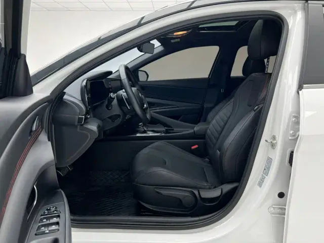 Hyundai Elantra — Фото автомобиля 6