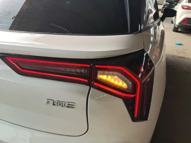 Geely Geometry E Firefly — Фото автомобиля 7