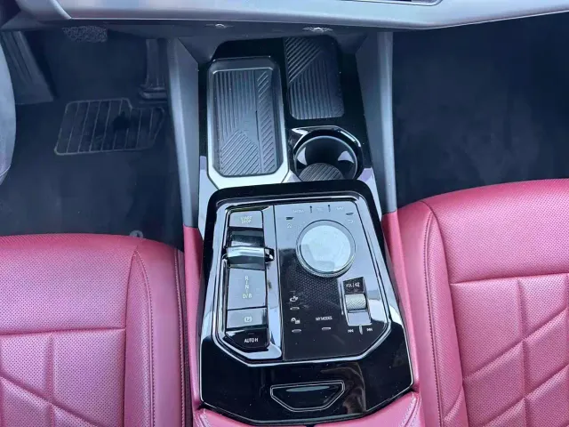 BMW i5 — Фото автомобиля 13