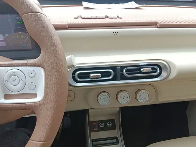 Wuling Hongguang Mini EV — Фото автомобиля 12