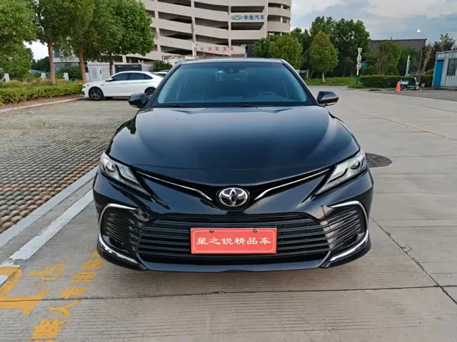 Toyota Camry — Фото автомобиля 2