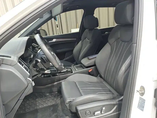 Audi Q5L — Фото автомобиля 14