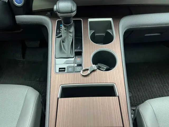Toyota Granvia — Фото автомобиля 9