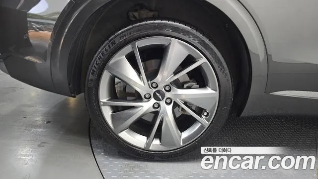 Genesis GV70 2.5T Бензин AWD — Фото автомобиля 30