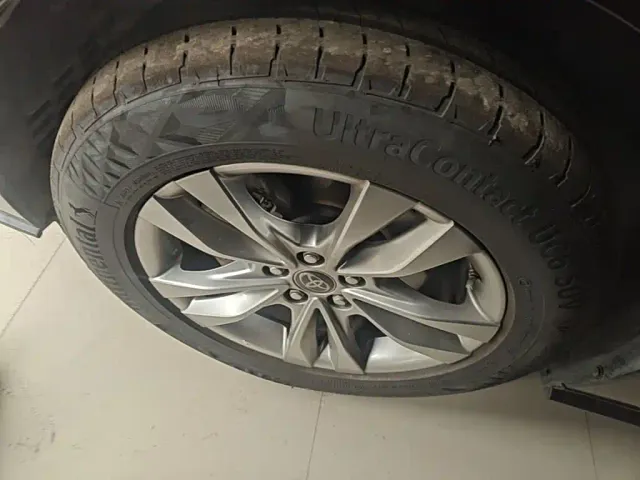 Toyota Sienna — Фото автомобиля 22