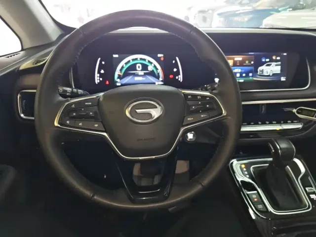 GAC Trumpchi M6 — Фото автомобиля 10