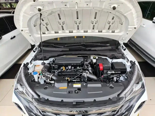 Dongfeng Yixuan — Фото автомобиля 19