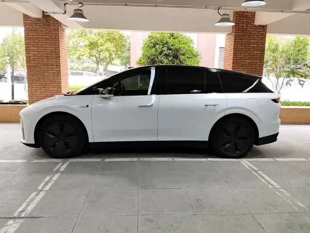 Li Auto i6 — Фото автомобиля 2