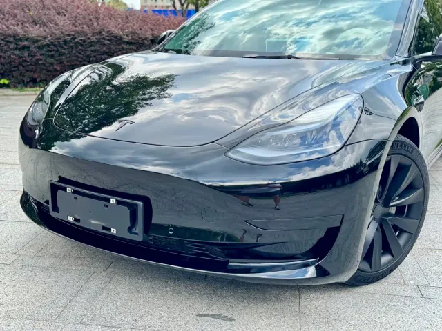 Tesla Model 3 — Фото автомобиля 21