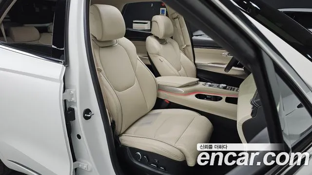 Genesis GV70 — Фото автомобиля 11