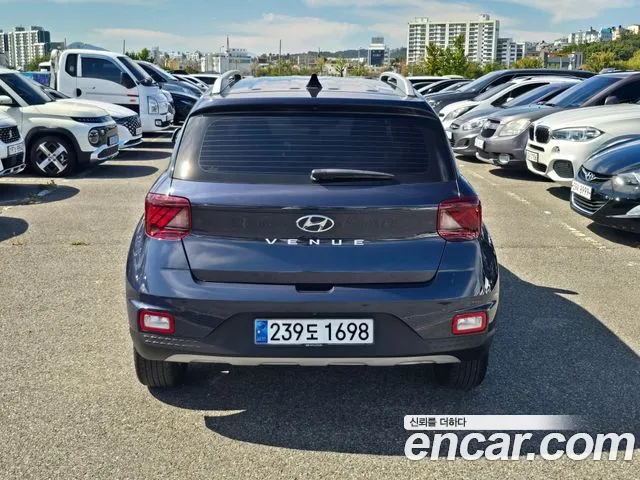 Hyundai Venue — Фото автомобиля 4