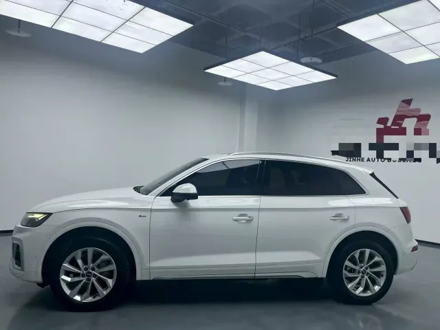 Audi Q5L — Фото автомобиля 2