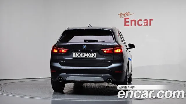 BMW X1 — Фото автомобиля 4