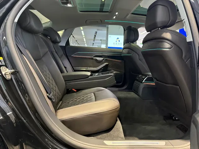 Audi A8 — Фото автомобиля 10