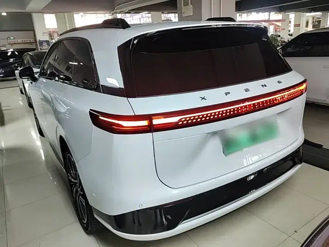 Xpeng G9 — Фото автомобиля 4