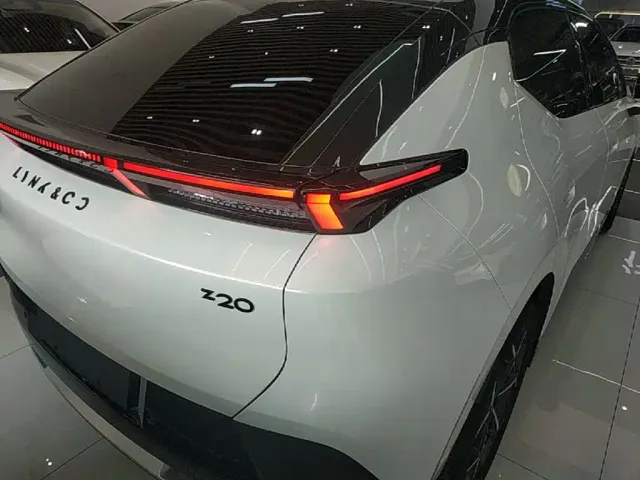 Lynk & Co Z20 — Фото автомобиля 7