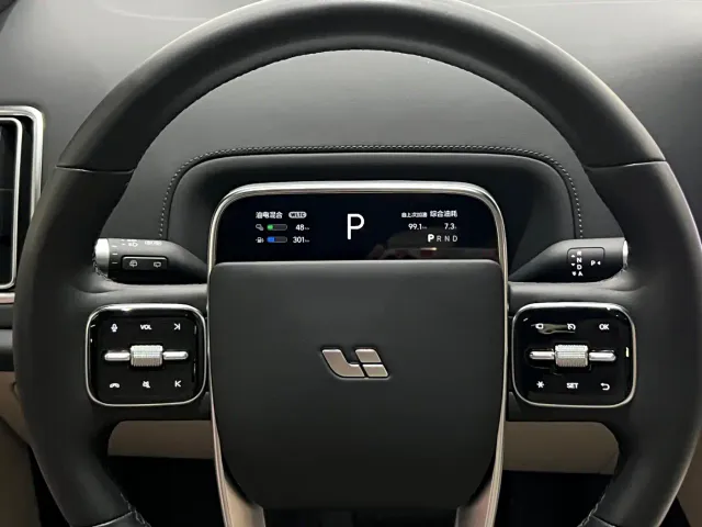 Li Auto L8 — Фото автомобиля 14